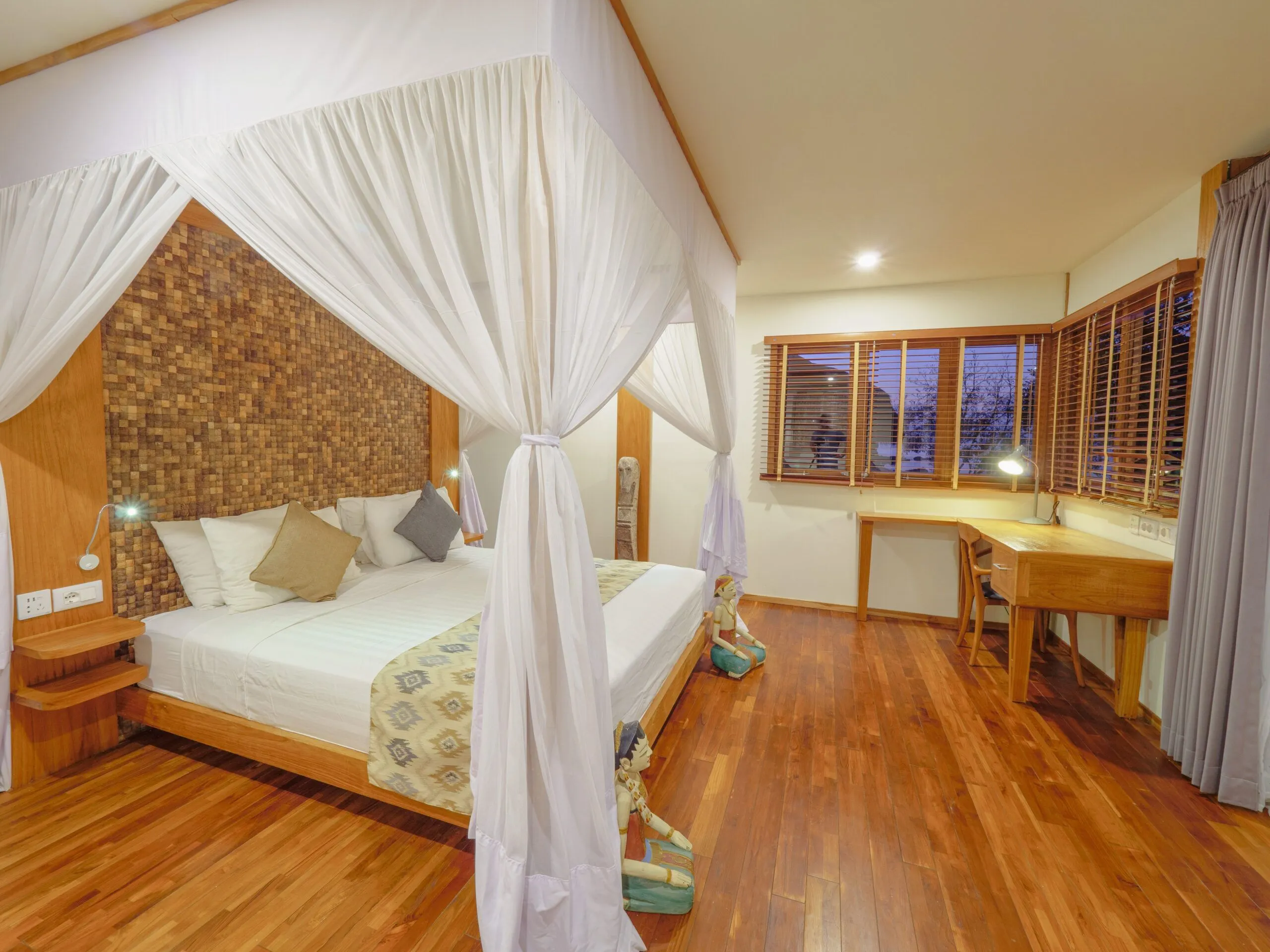 Grand Beach Beadroom