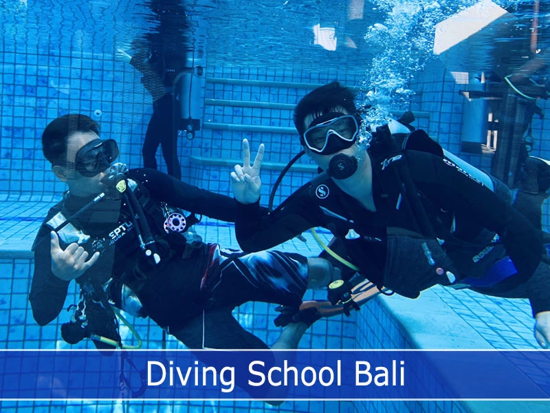 Divers self-portraits underwater